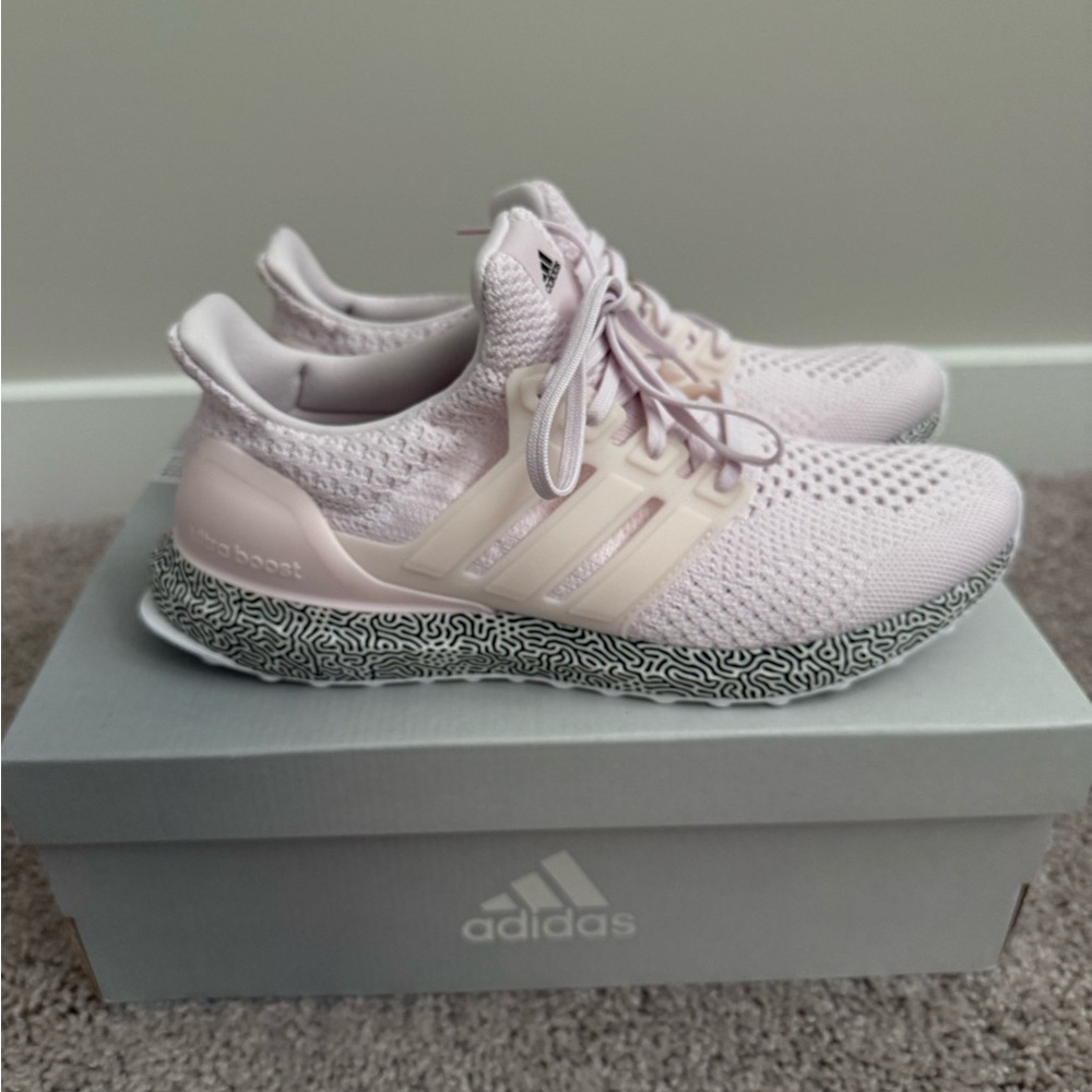 Adidas Pink & Black DNA Ultraboost, size 9 (NWB) ✨